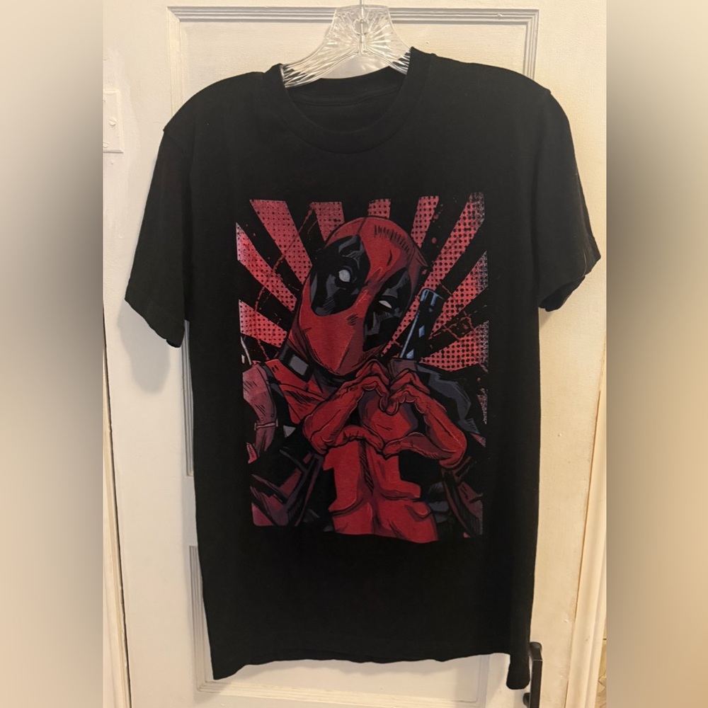 Marvel’s Deadpool Crew Neck Medium Tee